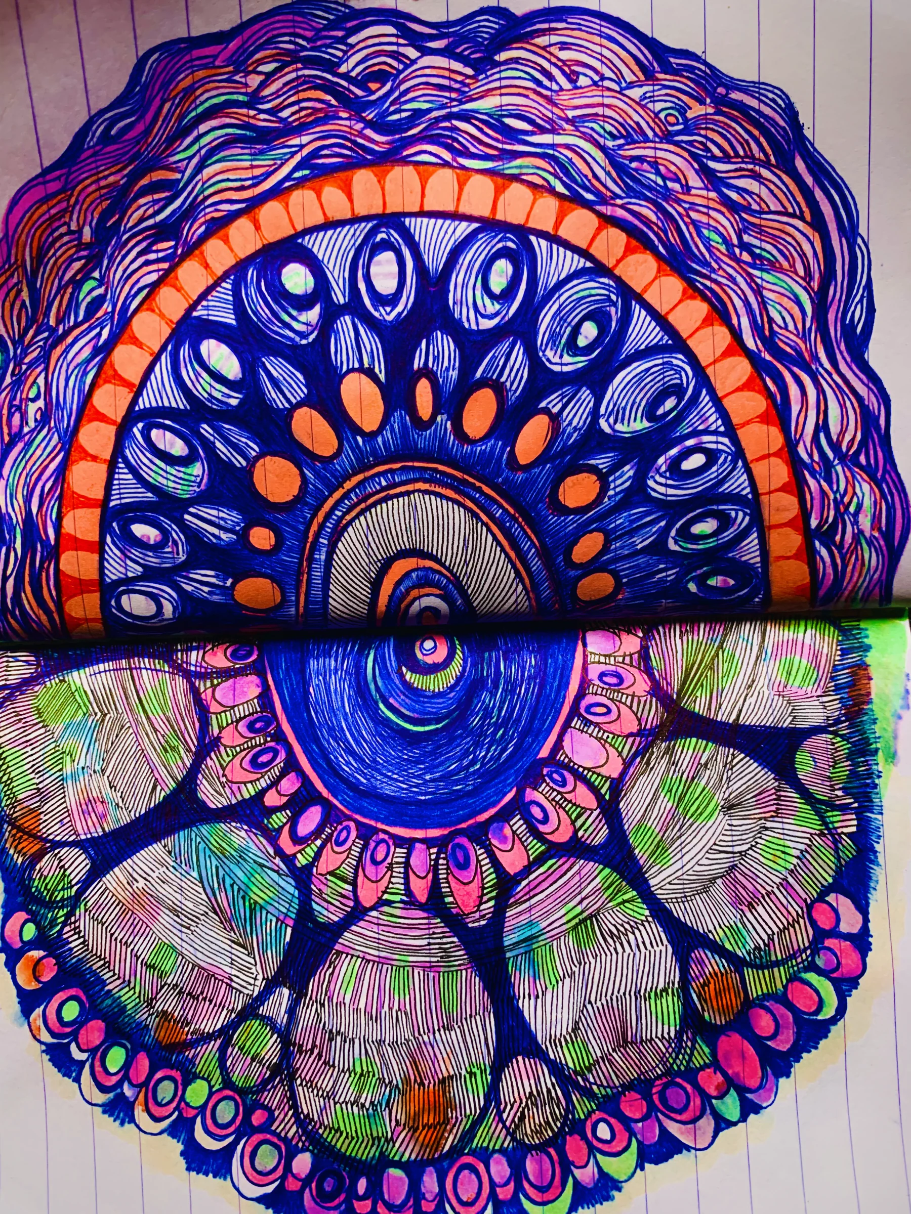 Dessin original très coloré de Juliette Savaëte, composé de formes concentriques et organiques